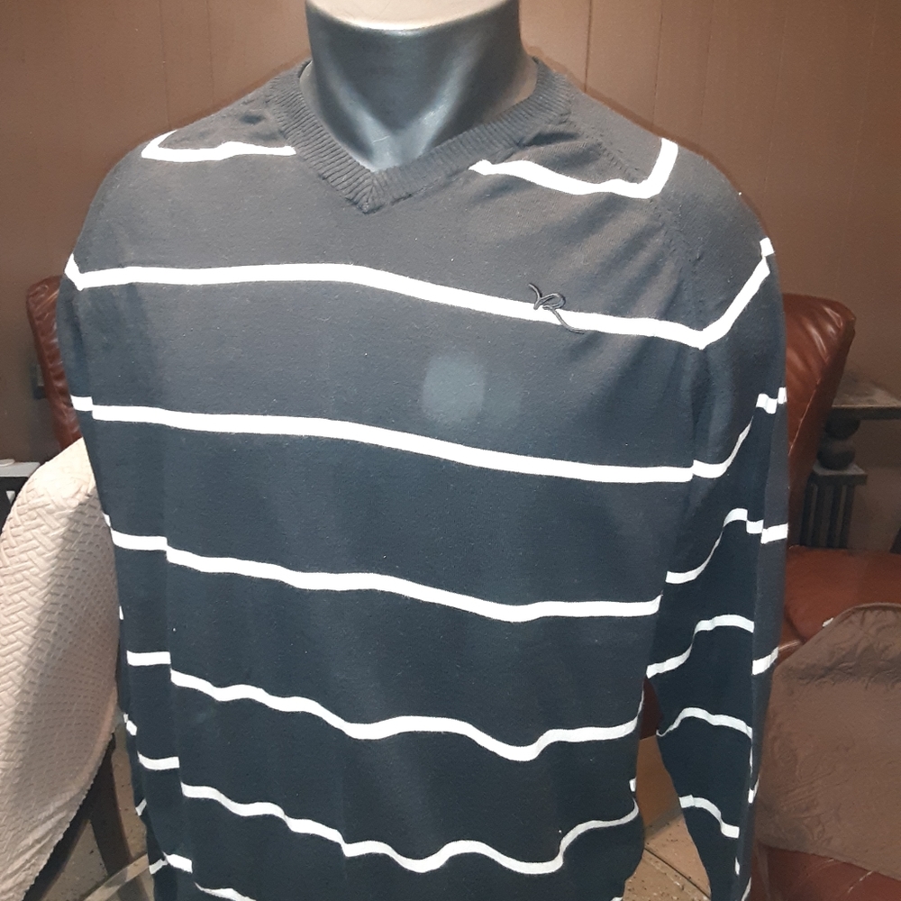 ROCA WEAR SWEATER